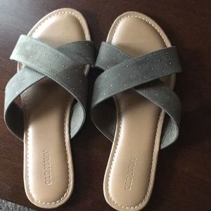 Suede cross cross sandals